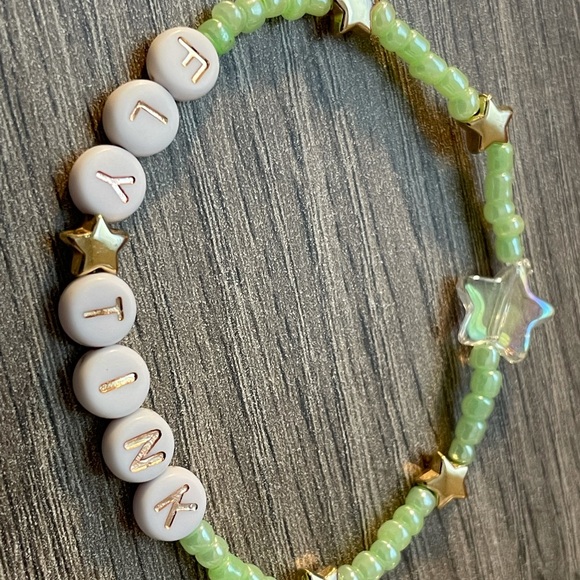 Disney Inspired Bracelet Fly Tink custom handmade with gold colored stars - Picture 4 of 5